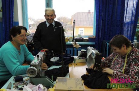 Портной Иван Мойсюк: «При желании всё можно сделать, если любить своё дело» Портной Иван Мойсюк: «При желании всё можно сделать, если любить своё дело»