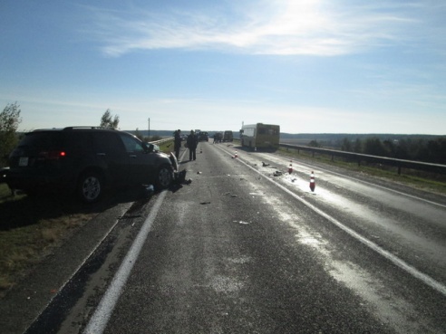 Возбуждено уголовное дело по факту столкновения внедорожника и рейсового автобуса (фото)
