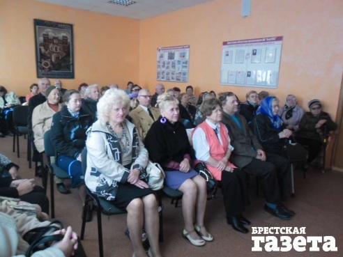 В Бресте инвалиды по зрению «БелТИЗа» отметили День пожилых людей
