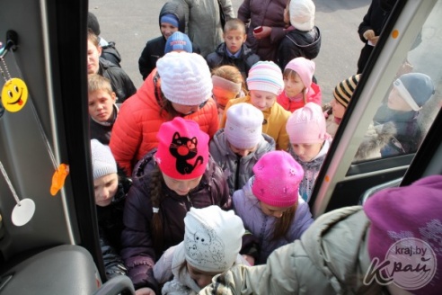 Десятки вилейских школьников увидели, что происходит во время аварии с непристегнутыми пассажирами (ФОТО)