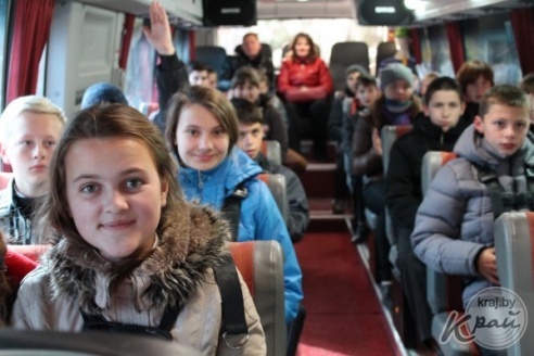 Десятки вилейских школьников увидели, что происходит во время аварии с непристегнутыми пассажирами (ФОТО)