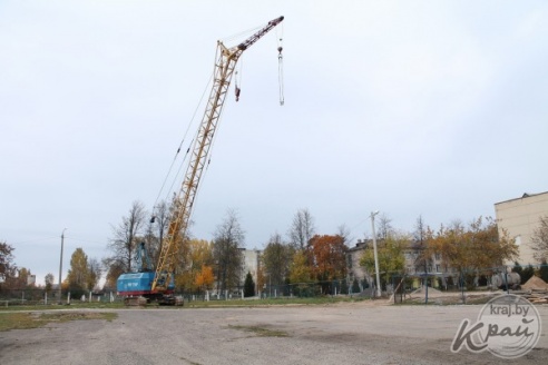 ФОТОФАКТ: Административное здание на городском стадионе в Вилейке достроили до второго этажа