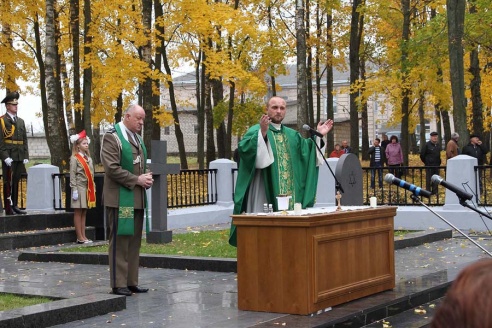 В Ленино прошел митинг-реквием