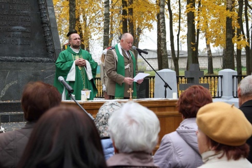 В Ленино прошел митинг-реквием