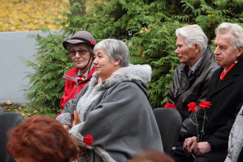 В Ленино прошел митинг-реквием