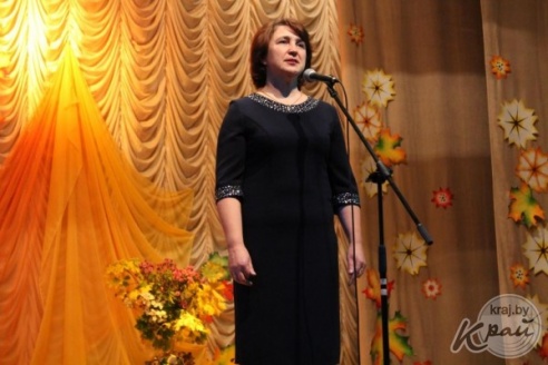 Матерей Вилейщины поздравили большим праздничным концертом «Это святое слово – мама!» (ФОТО)