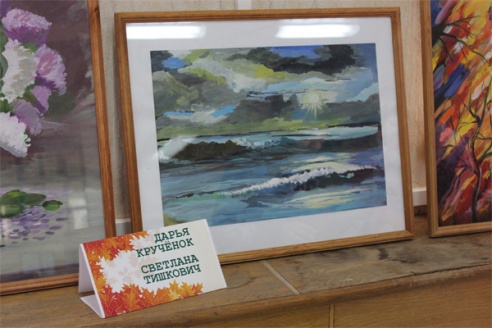 В филиале АСБ «Беларусбанк» в Дрибине открылась выставка ко Дню матери