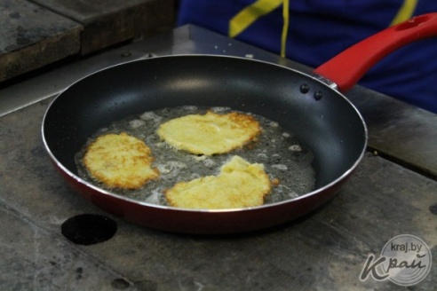 В шестом конкурсе профмастерства «Драник-шоу» в Вилейском профтехколледже победила команда «Зольковцы» (ФОТО)