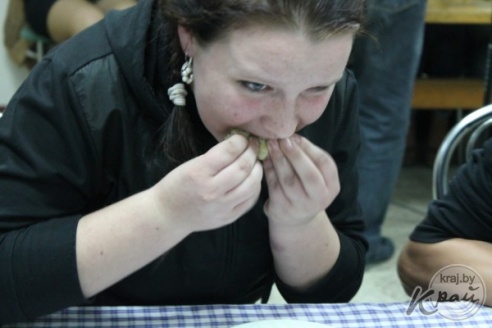 В шестом конкурсе профмастерства «Драник-шоу» в Вилейском профтехколледже победила команда «Зольковцы» (ФОТО)