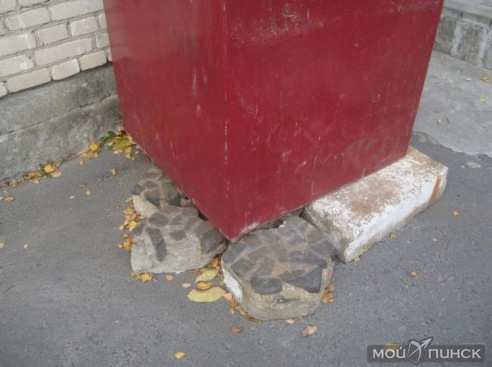 Кулибин даже и не мечтал, или «усе у хазяйстве прЫгадзiцца»! (Фотофакт о пинской брусчатке)