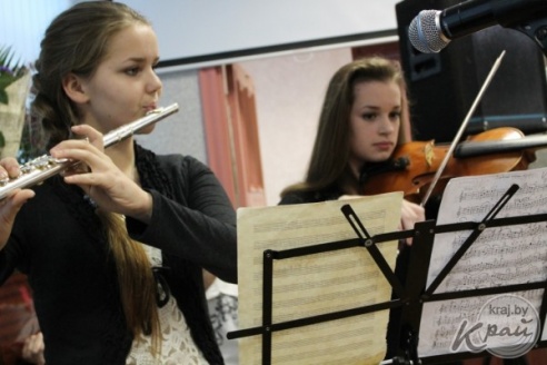 На открытие выставки Эдуарда Матюшонка в Вилейке приехали гости из Глубокого, Молодечно и Островецкого района (ФОТО)