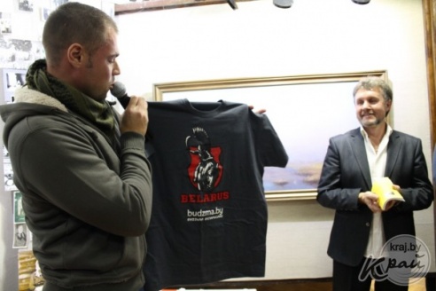 На открытие выставки Эдуарда Матюшонка в Вилейке приехали гости из Глубокого, Молодечно и Островецкого района (ФОТО)