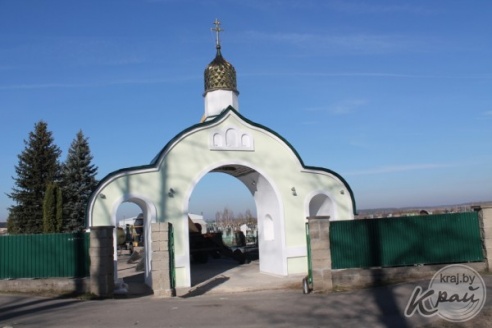 На надвратную часовню в Вилейке 28 октября установили купол с крестом Евфросинии Полоцкой (ФОТО)