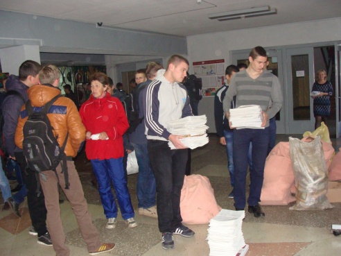 840 кг макулатуры собрали учащиеся и преподаватели автотранспортного колледжа в ходе акции «Всем миром»