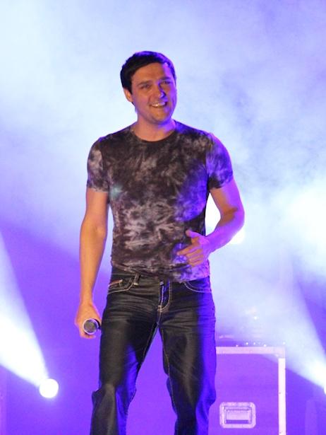 В Барановичах прошел концерт Юрия Шатунова