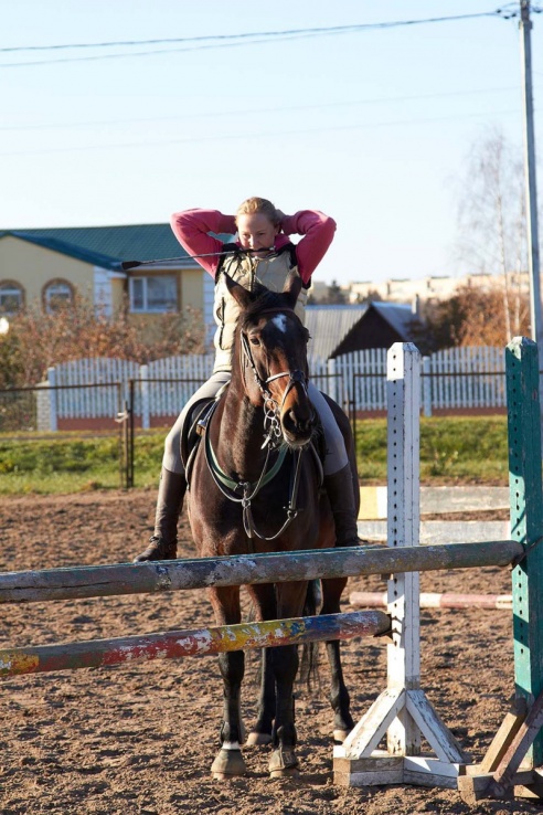 Чем живет Детская конно-спортивная школа в Горках?