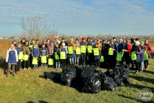Школьники борются с бытовым загрязнением малых рек в Поставском и Глубокском районах (ФОТО)