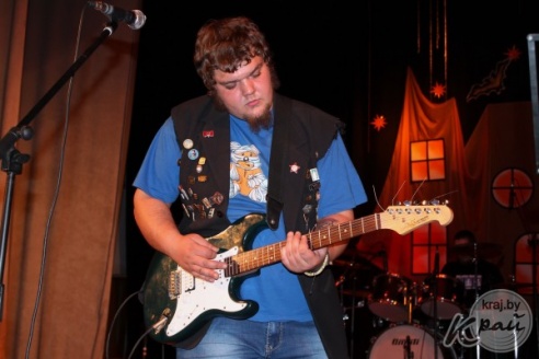 ФОТОФАКТ: В Вилейке выступили рокеры из Мядельского района и Минска