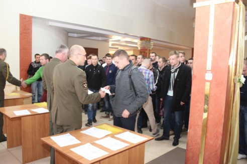Повестки в армию получили 180 юношей Кобринского региона
