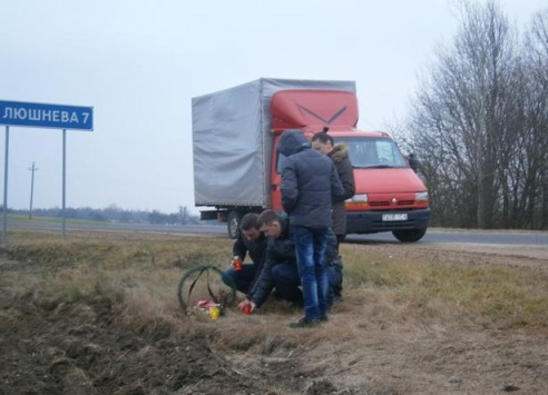 Барановичская ГАИ освятила аварийный участок дороги Барановичи-Молчадь-Дятлово