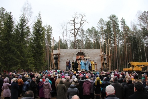 Адраджэнне святыні
