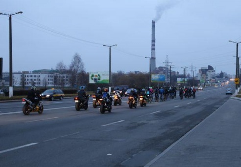 В Барановичах зажгли свечи в память о жертвах ДТП