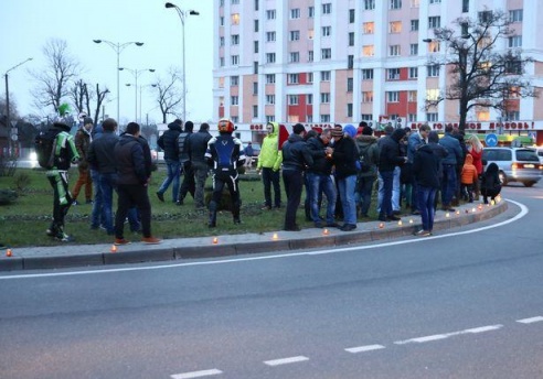 В Барановичах зажгли свечи в память о жертвах ДТП