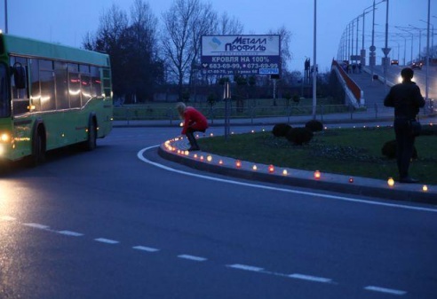 В Барановичах зажгли свечи в память о жертвах ДТП