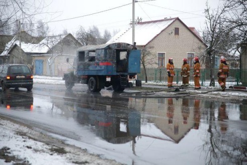 Фотофакт: В Барановичах горела грузовая машина