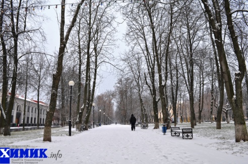 Первый снег в городе над Двиной: фоторепортаж