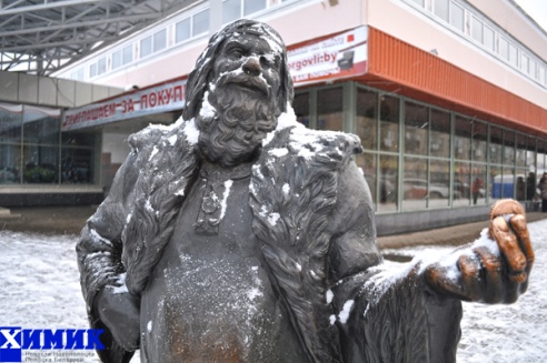 Первый снег в городе над Двиной: фоторепортаж