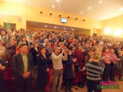 Концерт Олега Жумашева прошёл при полном аншлаге