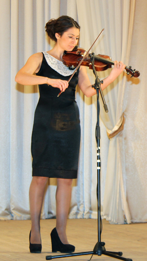 Педагоги Кобринской детской школы искусств представили слушателям Кобринщины юбилейный концерт Педагоги Кобринской детской школы искусств представили слушателям Кобринщины юбилейный концерт