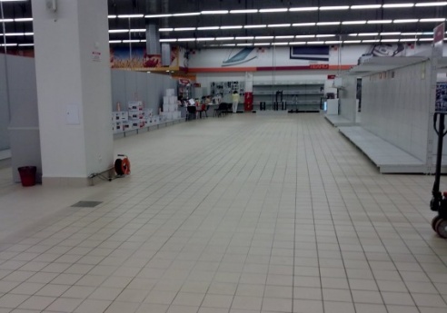 Лукашенко поблагодарил белорусов за пустые полки в магазинах