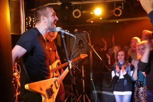 Гурт N.R.M. у Баранавічах навучыў па-новаму спяваць песню «Тры чарапахі»