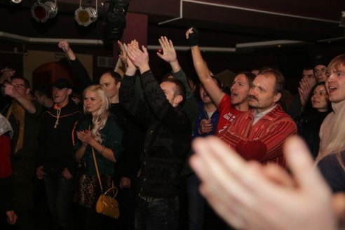 Гурт N.R.M. у Баранавічах навучыў па-новаму спяваць песню «Тры чарапахі»