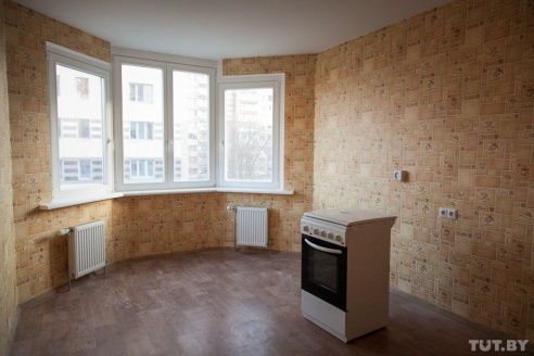 Светлогорским многодетным семьям сдали дом, в котором невозможно жить (фото)