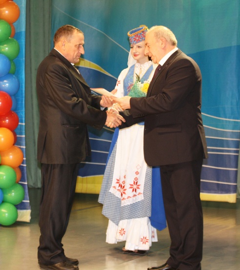 Усім калектывам, у коле сяброў (+фота)