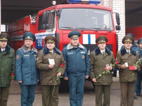 В Барановичах министр МЧС наградил лучших спасателей области