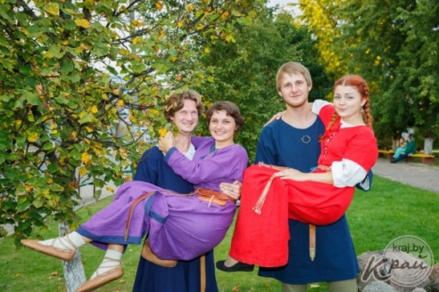 На Вілейшчыне маладыя згулялі вяселле ў сярэдневяковым стылі (ФОТА і ВІДЭА)