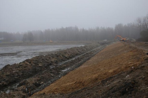 На водохранилище Мышанка Барановичского района началась реконструкция дамбы