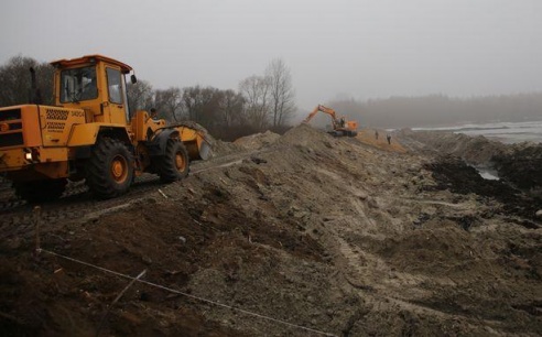 На водохранилище Мышанка Барановичского района началась реконструкция дамбы