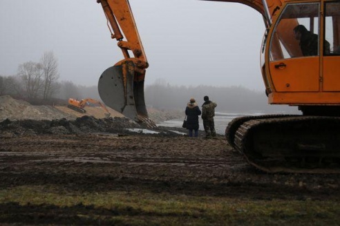На водохранилище Мышанка Барановичского района началась реконструкция дамбы