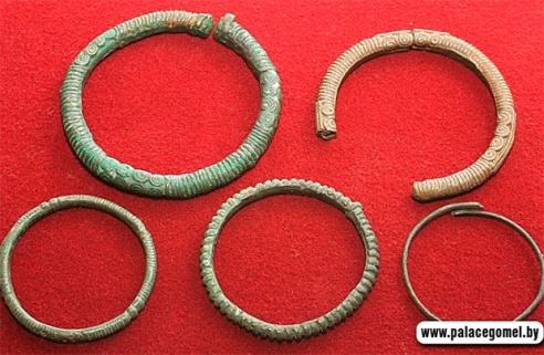Стеклянные браслеты ХII-ХIII веков будут представлены на выставке «Новое в археологии Гомельщины»