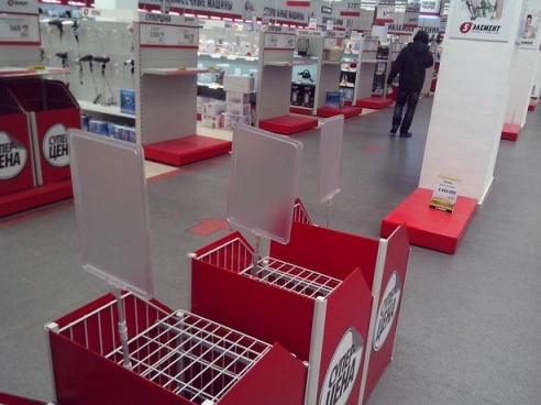 ФОТОФАКТ: Пустые полки в магазине бытовой электротехники в Барановичах