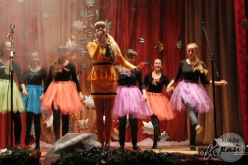 ФОТОРЕПОРТАЖ: Экс-солисту «Песняров» Валерию Скорожонку на шоу в вилейском колледже зал аплодировал стоя