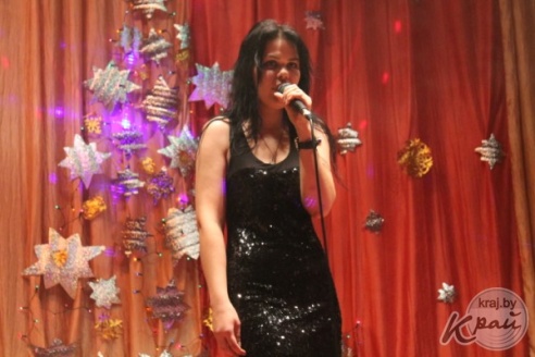 ФОТОРЕПОРТАЖ: Экс-солисту «Песняров» Валерию Скорожонку на шоу в вилейском колледже зал аплодировал стоя