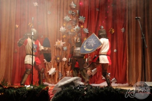 ФОТОРЕПОРТАЖ: Экс-солисту «Песняров» Валерию Скорожонку на шоу в вилейском колледже зал аплодировал стоя