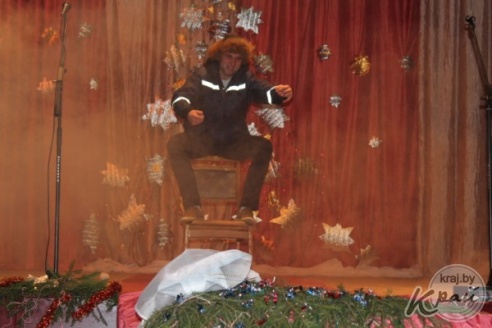 ФОТОРЕПОРТАЖ: Экс-солисту «Песняров» Валерию Скорожонку на шоу в вилейском колледже зал аплодировал стоя