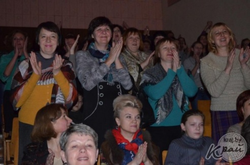 ФОТОРЕПОРТАЖ: Экс-солисту «Песняров» Валерию Скорожонку на шоу в вилейском колледже зал аплодировал стоя